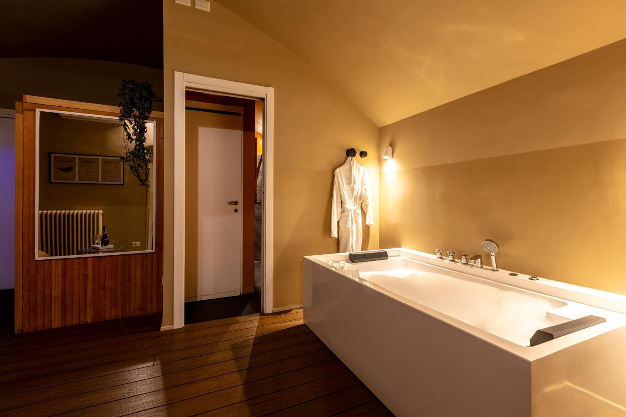 Romac Coronari With Gym, Sauna And Garden Extérieur photo